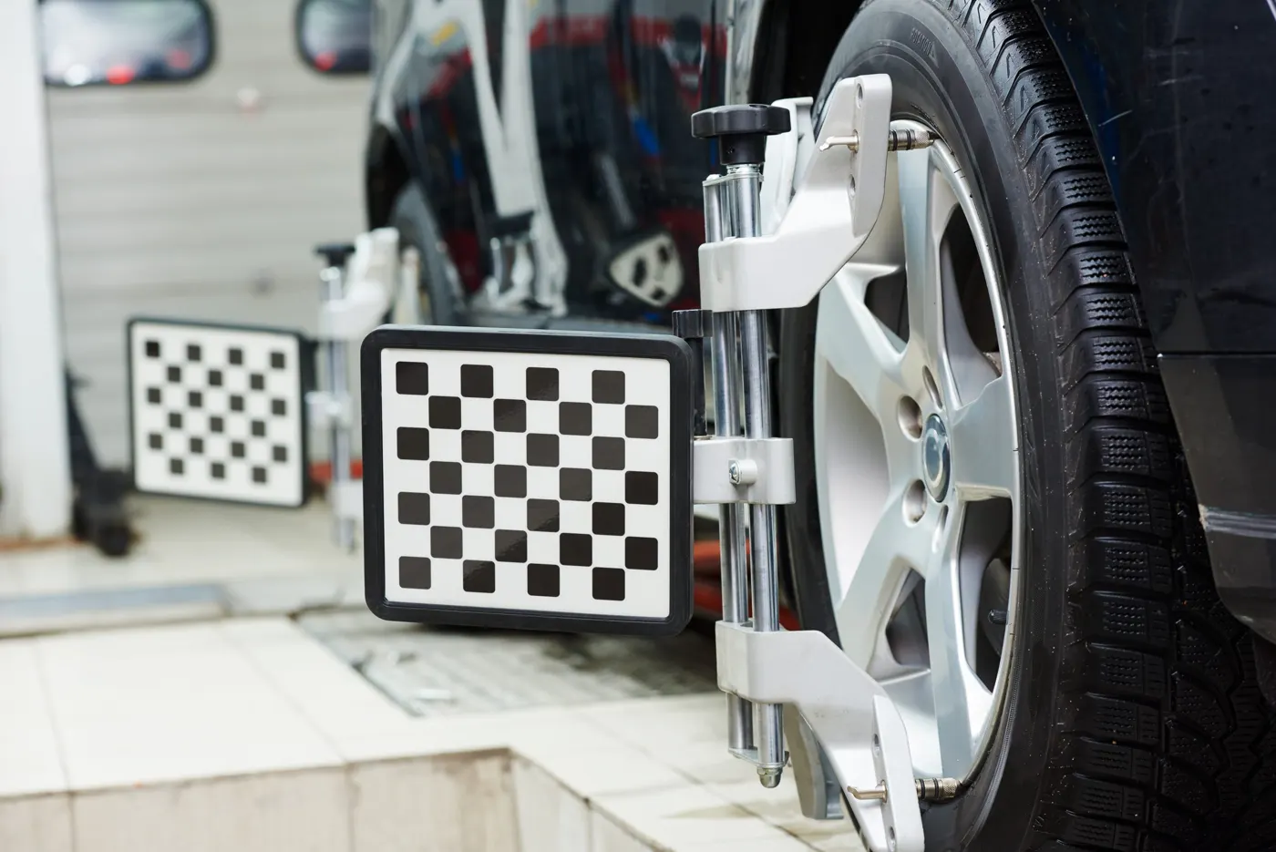 Close-up of a 3D alignment target plate (general scene)